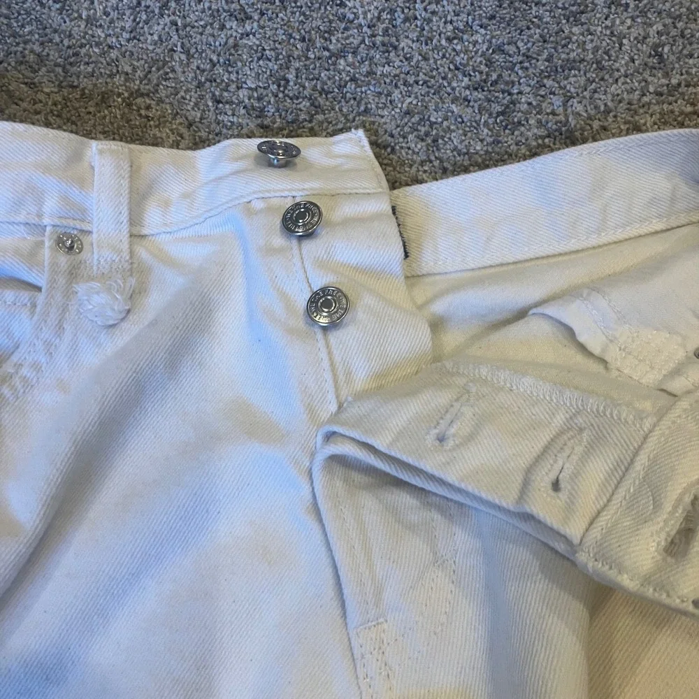 Free People Makai Cut Off White Distressed High Rise Denim Shorts Size 29 Beach
